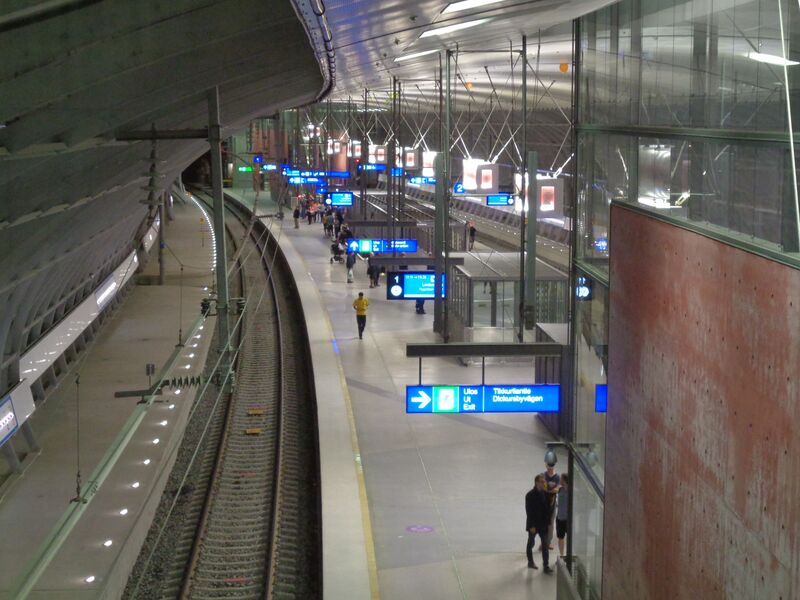 ملف:Aviapoliksen rautatieasema ylhäältä 2015-07-01.JPG