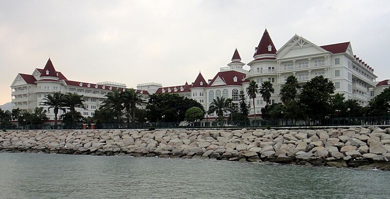ملف:Disneyland Hotel, HK.JPG