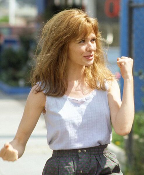 ملف:Adrienne Shelly as Dannie.jpg