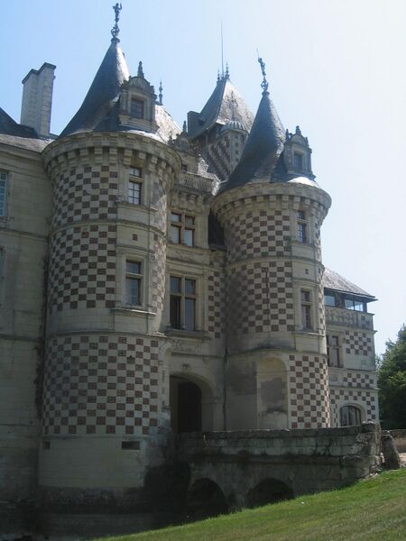 ملف:ChateaudesReauxHaupthaus01.jpg