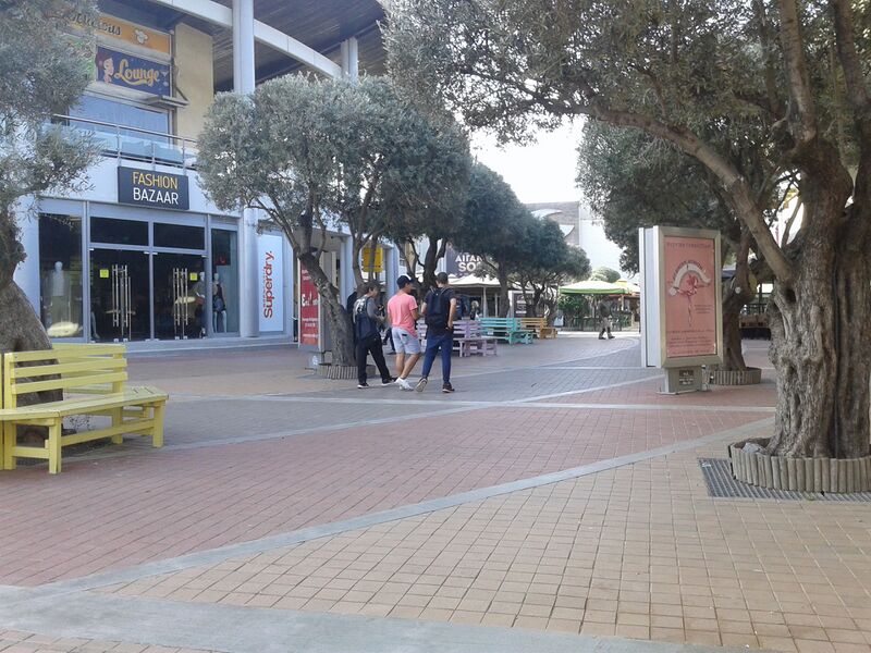 ملف:Escape Center.jpg