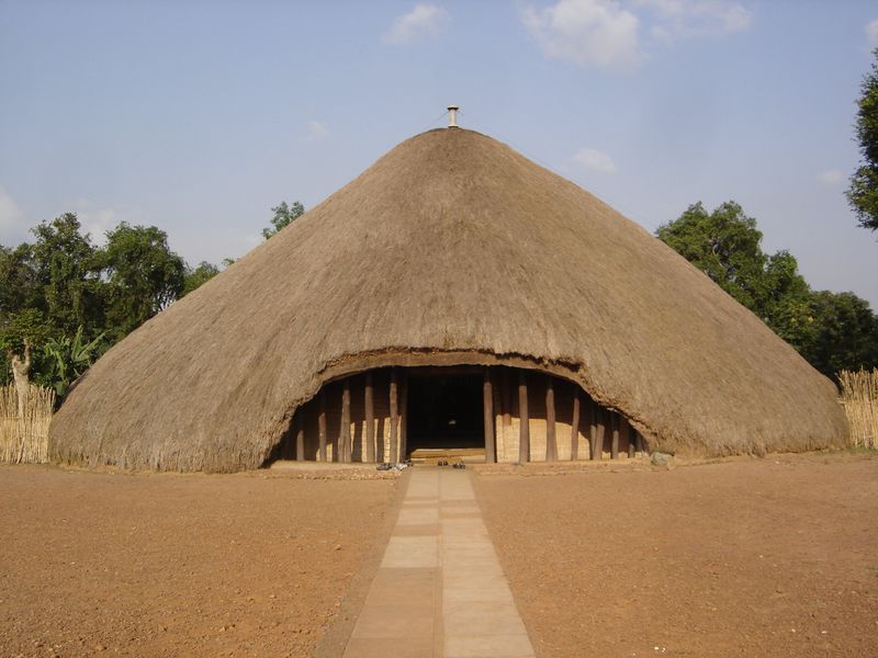 ملف:Kampala Kasubi Tombs.jpg