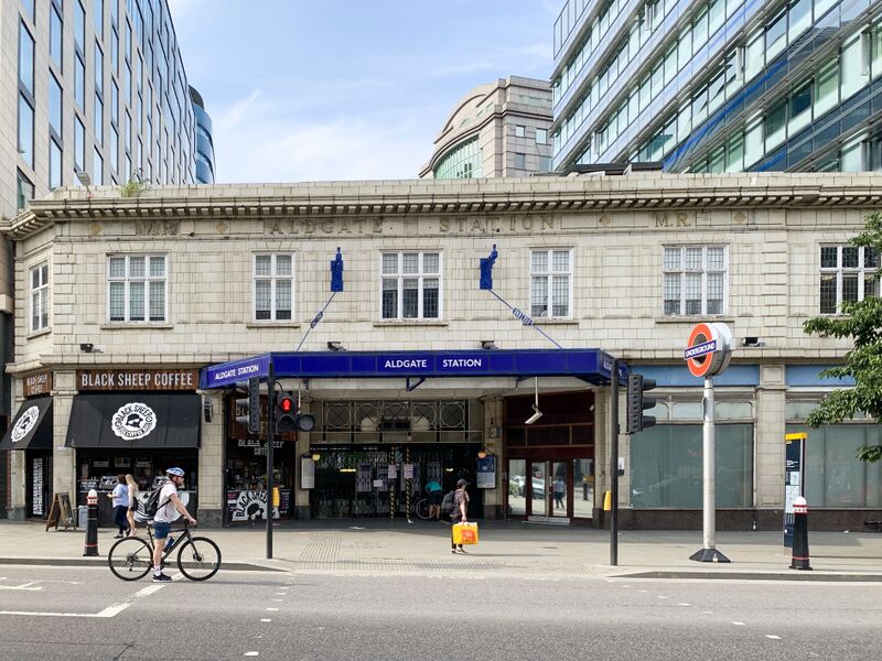 ملف:Aldgate station front 2020.jpg