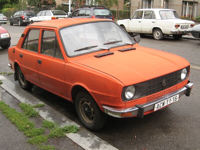 ملف:Skoda 105S - front.jpg