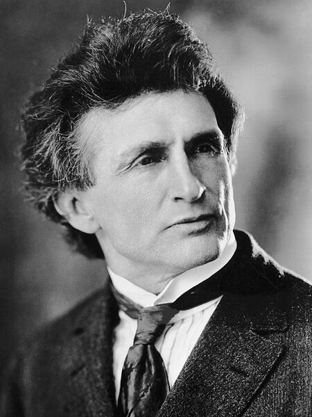 ملف:Bernarr Macfadden c1910.jpg