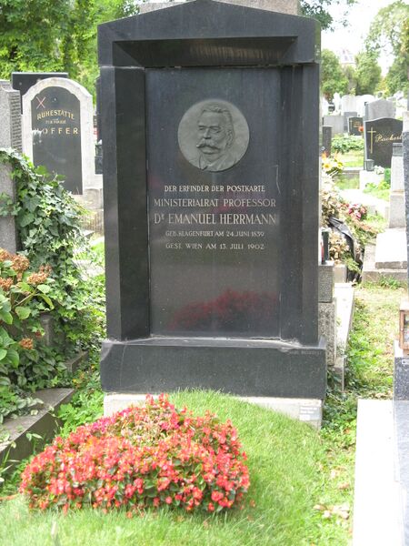 ملف:Grab von Emanuel Herrmann.JPG