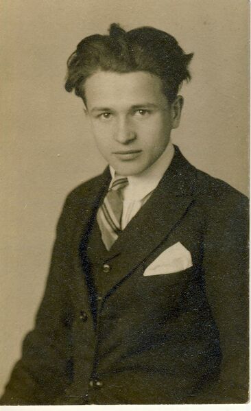 ملف:ViharBelaaz ifjúköltő.jpg