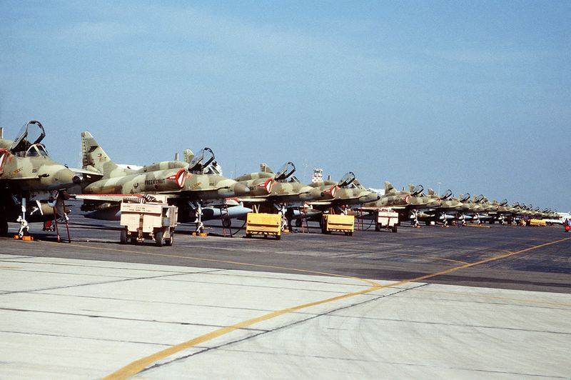 ملف:A-4KUs 13Feb1991.jpg