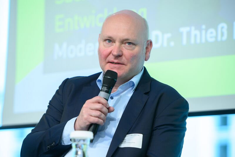 ملف:Achim Truger (52443643783).jpg