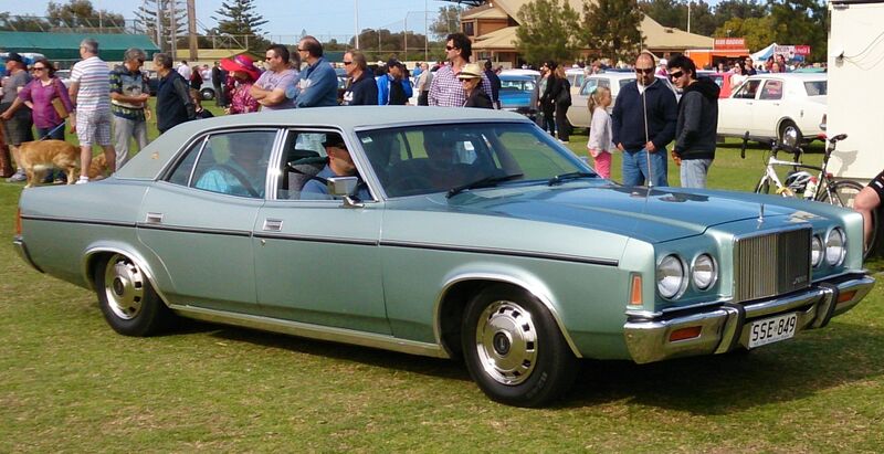 ملف:Ford LTD (P6).jpg