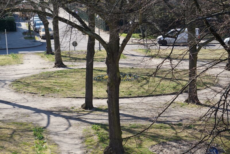 ملف:Hausotterplatz von oben.jpg