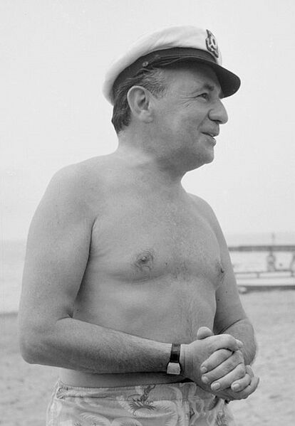 ملف:Léonide Moguy 1955.jpg