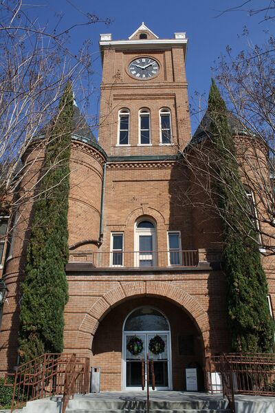 ملف:Pointe Coupee Courthouse.jpg