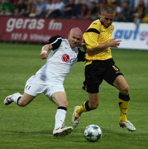 ملف:Vetra v Fulham.JPG