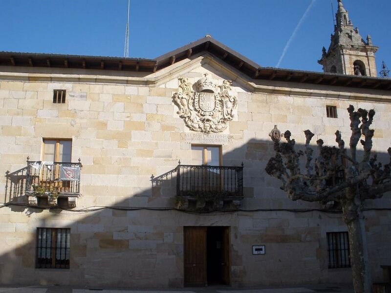 ملف:Araia - Ayuntamiento 1.jpg