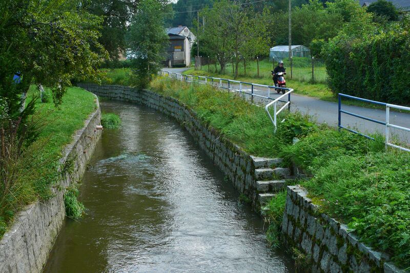 ملف:Radomierka rzeka.jpg