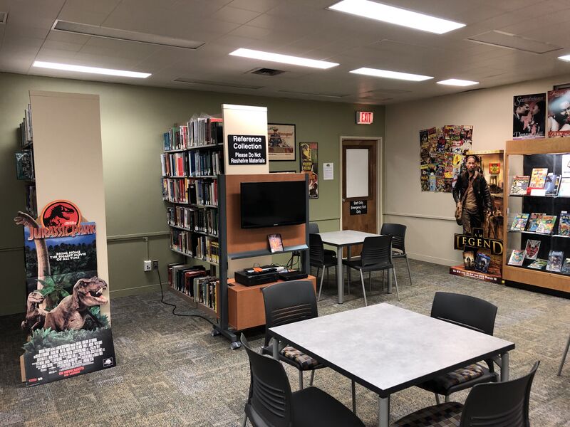 ملف:BGSU Pop Culture Stacks.jpg