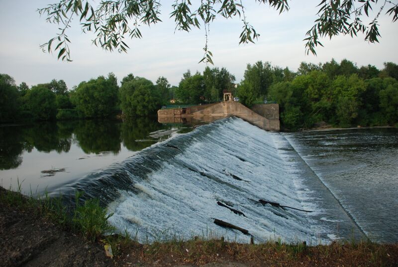 ملف:Dam Nara Serpukhov.JPG