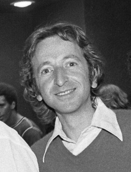 ملف:Elliot Roberts.jpg