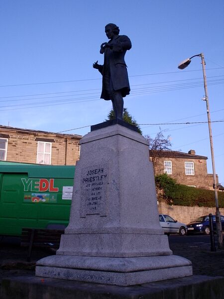 ملف:Joseph priestly statue.JPG