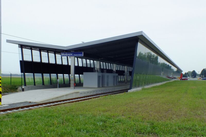 ملف:Mošnov,Budova železničního terminálu.JPG