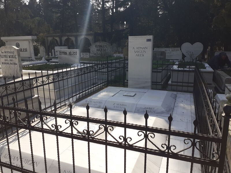 ملف:Ahmet Adnan Saygun grave.jpg