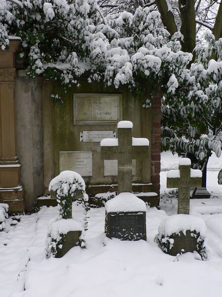 ملف:Frankfurt Hauptfriedhof Launitz.JPG