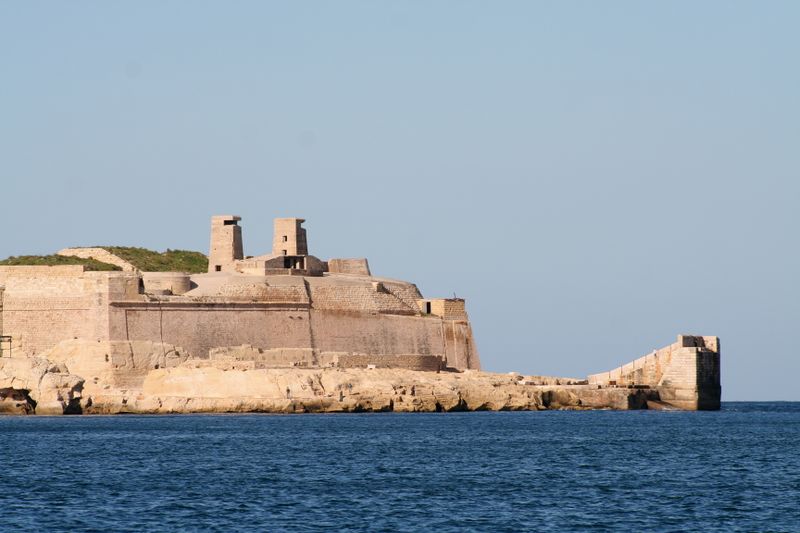 ملف:Fort St. Elmo; Valletta, Malta.jpg