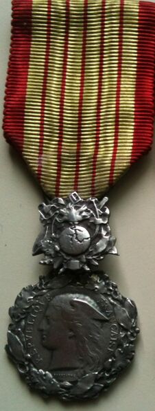 ملف:Médaille d'honneur des douanes.JPG