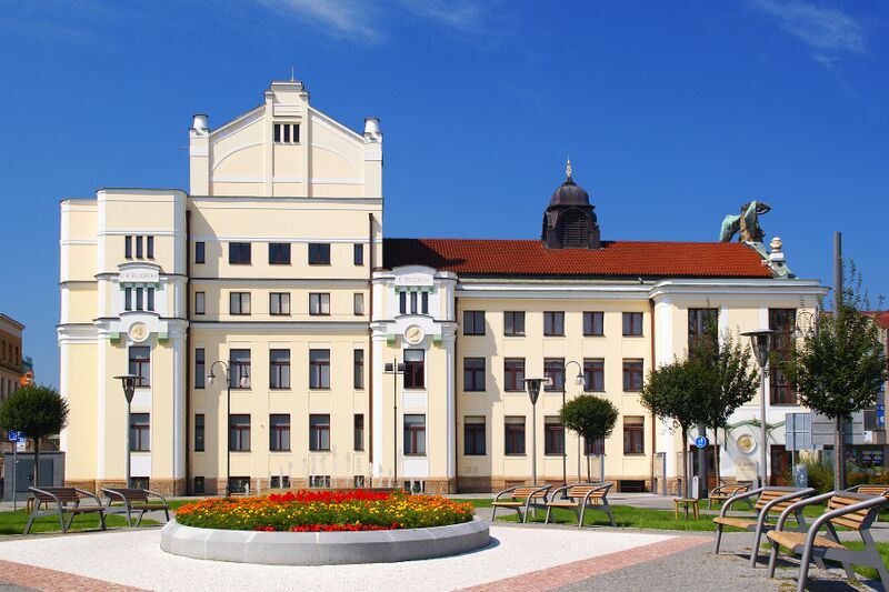 ملف:Pardubice, Východočeské divadlo Pardubice.jpg