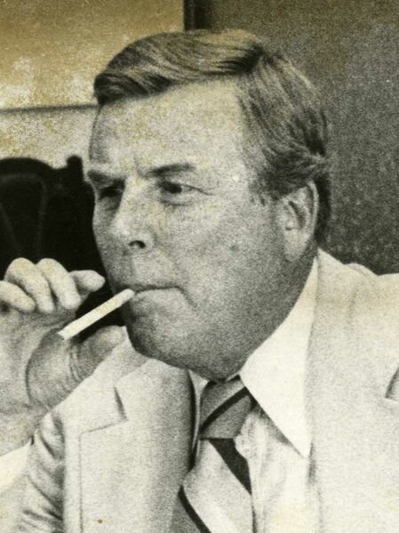 ملف:Sterling Lyon (cropped).jpg