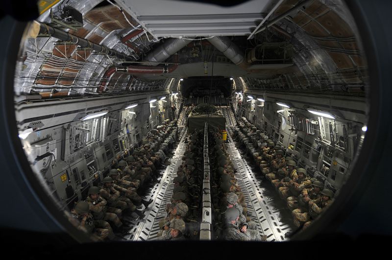 ملف:US Army 52227 'Airborne' in five languages 2.jpg