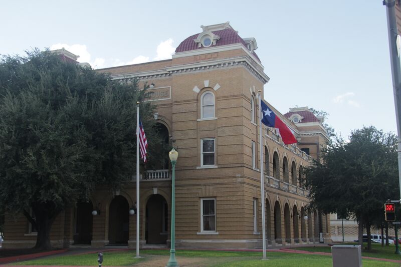 ملف:Webb County Courthouse 2.JPG