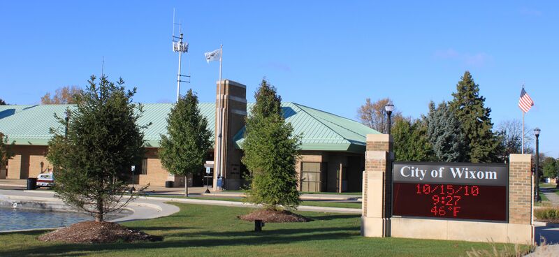 ملف:Wixom Michigan City Offices.JPG