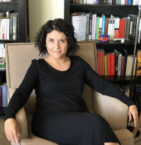 ملف:Ana Lucia Araujo.jpg