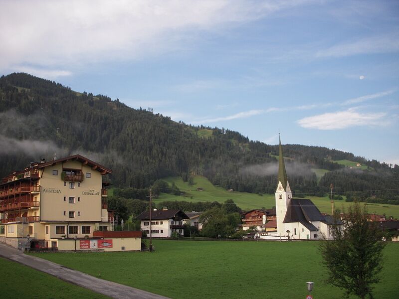 ملف:Church Wildschönau-Niederau 02.JPG