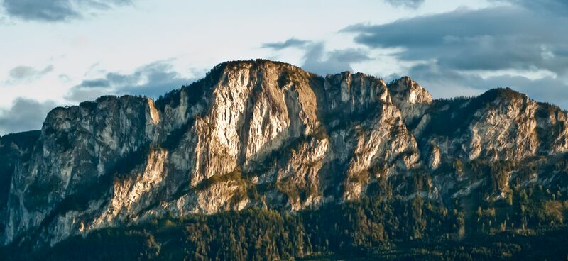 ملف:Drachenwand from Mondsee.jpg