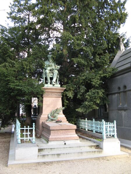 ملف:Zénobe-Théophile Gramme (Père Lachaise).jpg