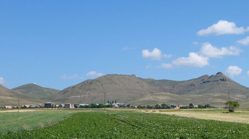 ملف:Hovuni village.jpg