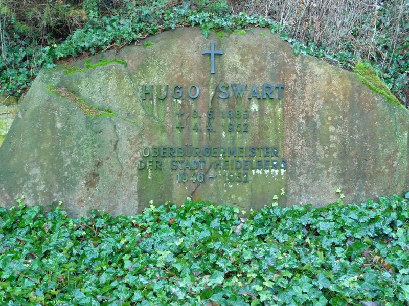ملف:Hugo Swart Grabstätte.JPG