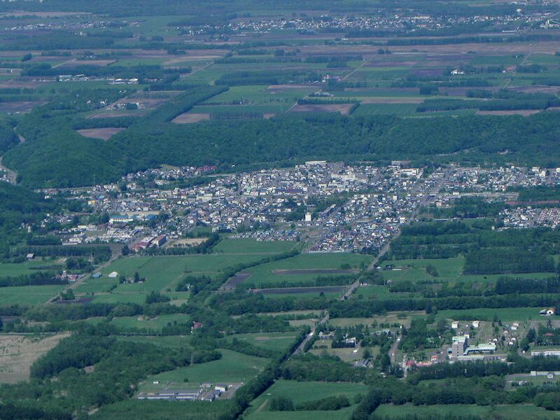 ملف:新得町（Shintoku town）.jpg