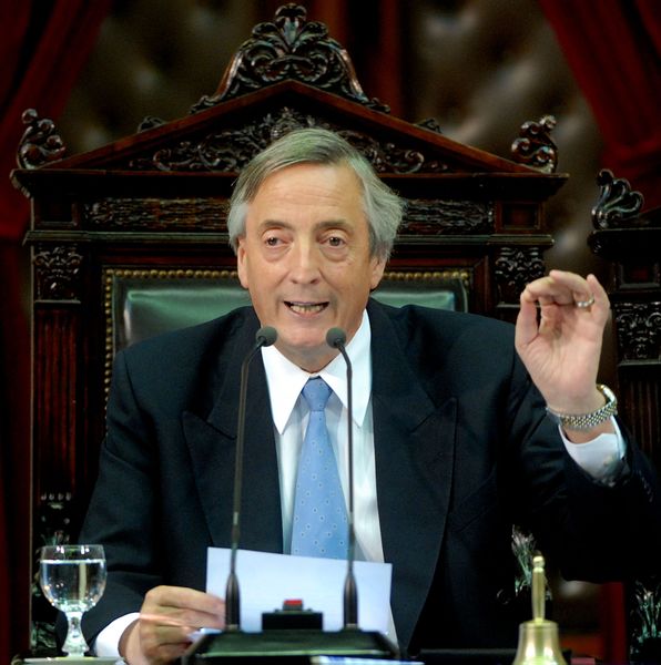 ملف:Kirchner marzo 2007 Congreso.jpg