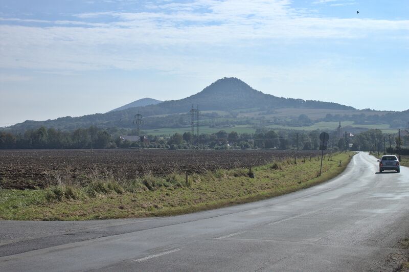 ملف:Janovice, pohled do krajiny.jpg