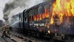 إطفاء قطار العياط 2002.jpg