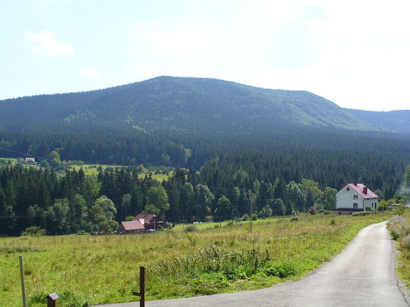 ملف:Bednarów Beskid.JPG