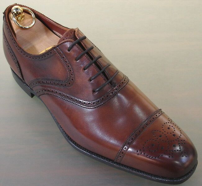ملف:Halfbrogue (Grenson).jpg