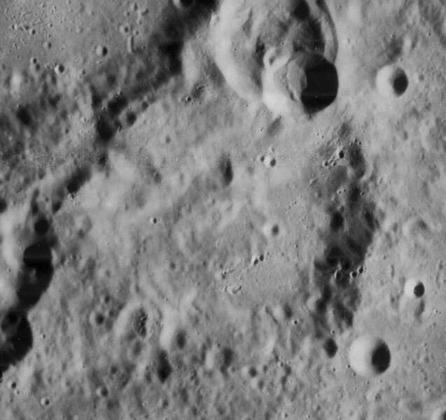 ملف:Nonius crater 4107 h3.jpg