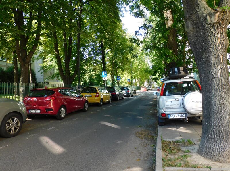 ملف:Ulica trzech budrysów wschodnia.jpg