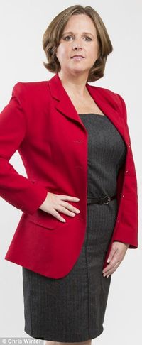 Article-2531398-1A597C1100000578-744 306x744.jpg