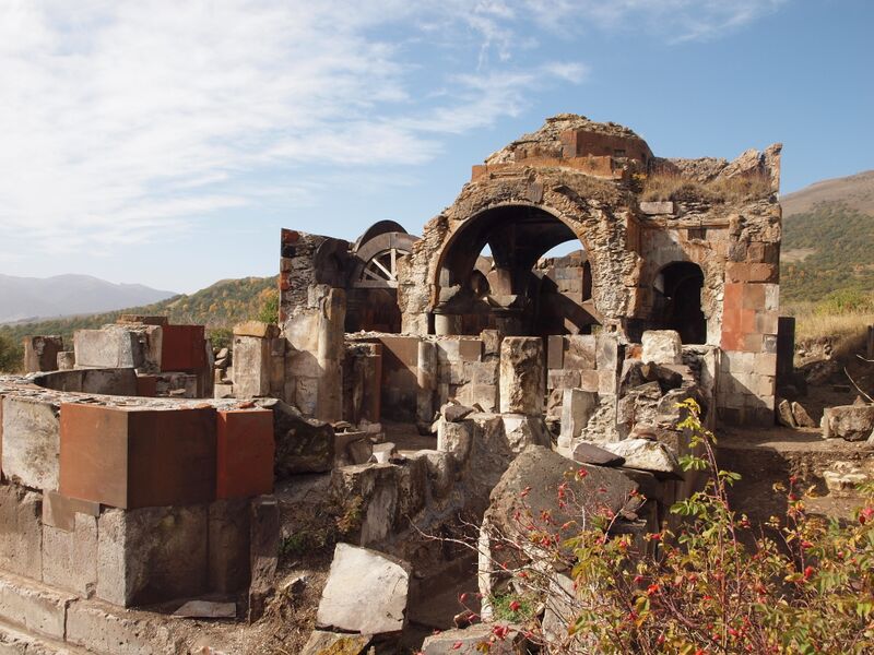 ملف:Թեղենյաց համալիր.JPG